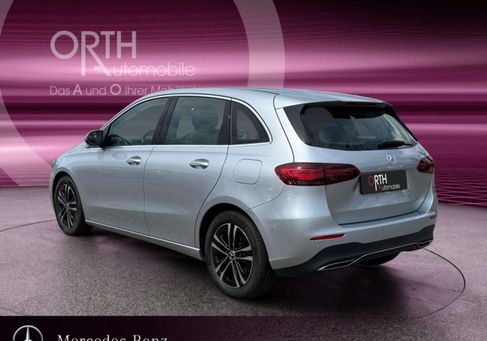 Mercedes-Benz B 180, 2024