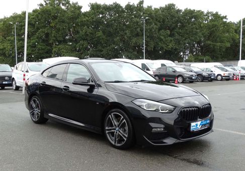 BMW 220, 2021 3