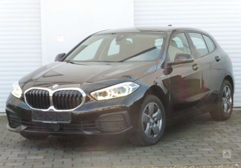 BMW 118, 2021