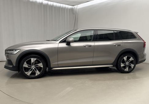 Volvo V60 Cross Country, 2020