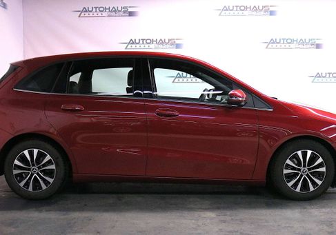 Mercedes-Benz B 200, 2022