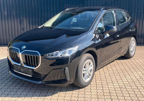 BMW 216, 2025