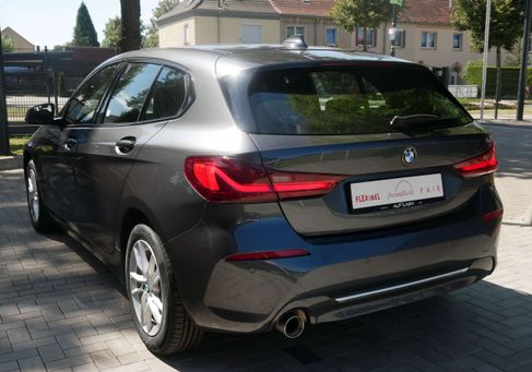 BMW 118, 2021