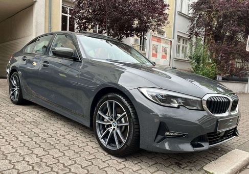 BMW 330, 2020