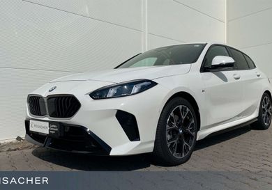BMW 120, 2025