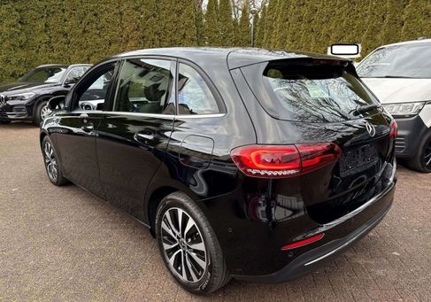 Mercedes-Benz B 200, 2022