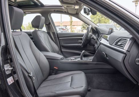 BMW 320, 2019 3