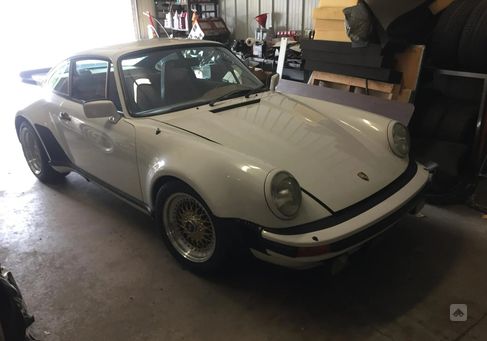 Porsche 930