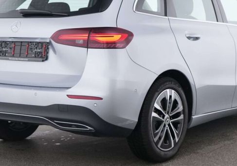 Mercedes-Benz B 200, 2025 3