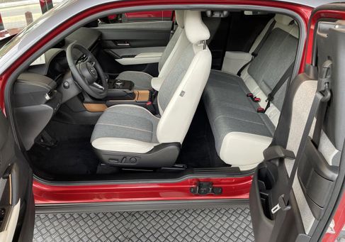 Mazda MX-30, 2023