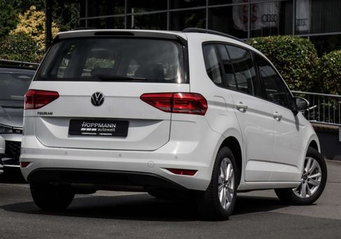 Volkswagen Touran, 2021 3