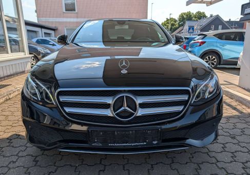 Mercedes-Benz E 220, 2018 3