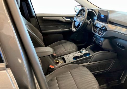 Ford Kuga, 2022