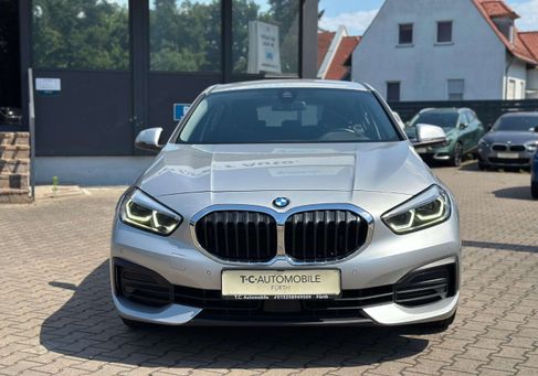 BMW 118, 2021