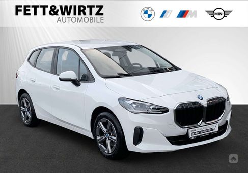 BMW 216, 2023