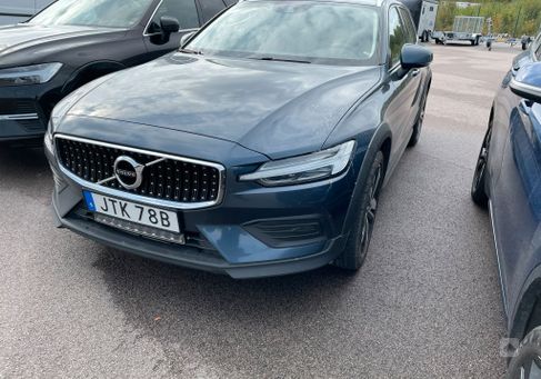 Volvo V60 Cross Country, 2022