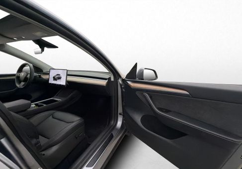Tesla Model Y, 2023 2