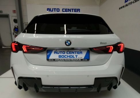 BMW 120, 2025 2