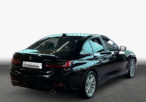 BMW 330, 2021