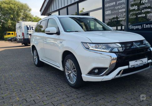 Mitsubishi Outlander, 2021