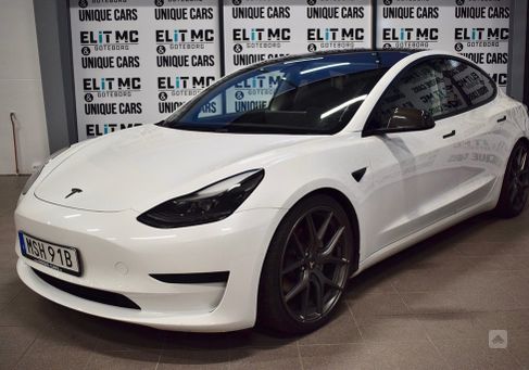 Tesla Model 3, 2021