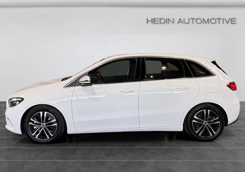 Mercedes-Benz B 220, 2025 3