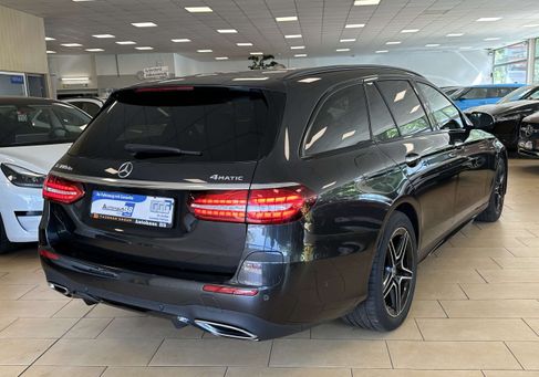 Mercedes-Benz E 300, 2021 3