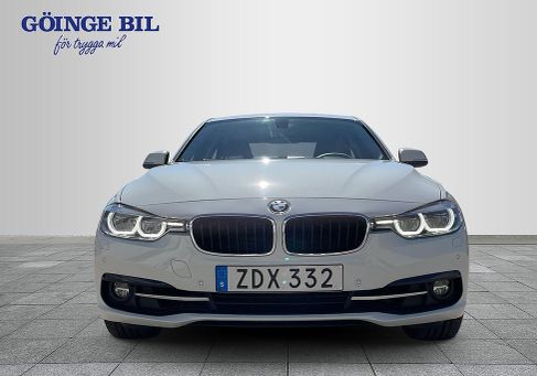 BMW 330, 2018