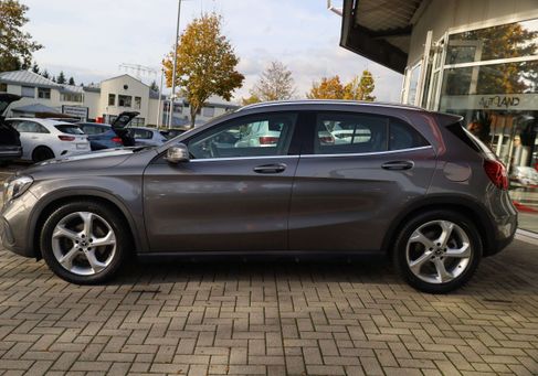 Mercedes-Benz GLA 200, 2018 3