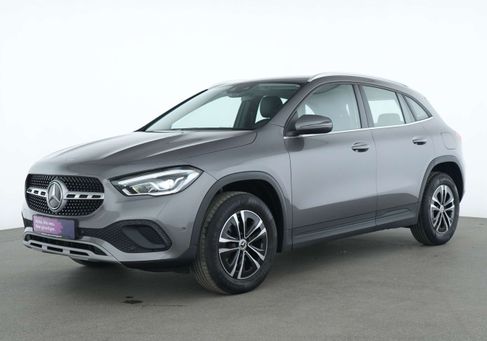 Mercedes-Benz GLA 180, 2023