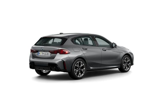 BMW 120, 2025 2