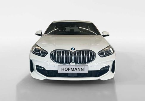 BMW 118, 2022