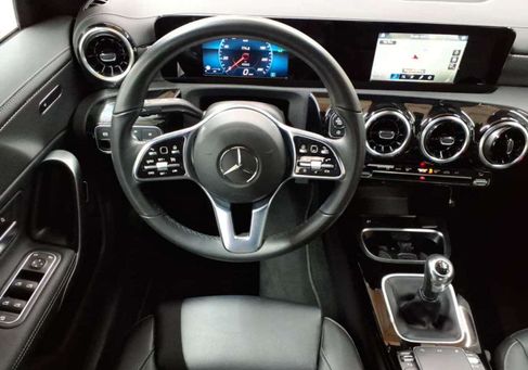 Mercedes-Benz CLA 180, 2023