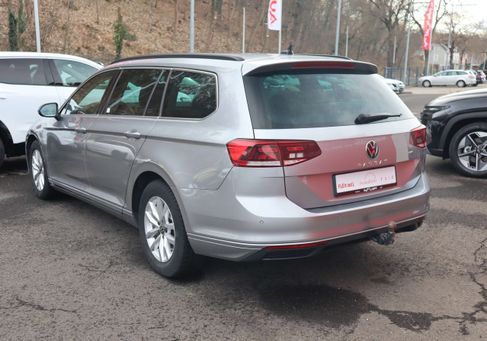 Volkswagen Passat Variant, 2022