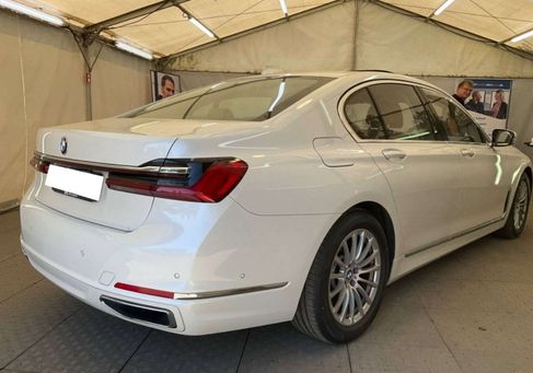 BMW 740, 2020