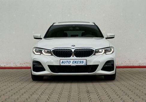 BMW 330, 2022