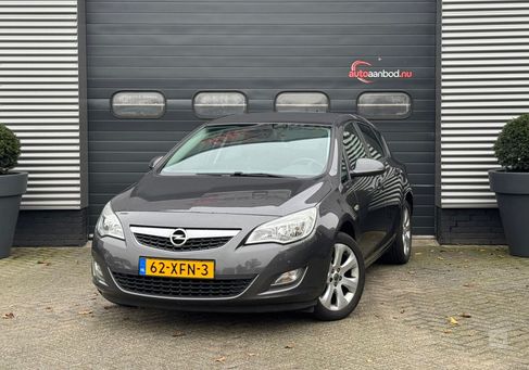 Opel Astra, 2012