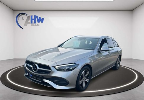 Mercedes-Benz 220, 2022