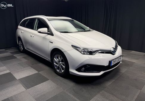 Toyota Auris Touring Sports, 2016
