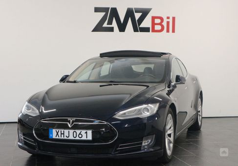 Tesla Model S, 2015