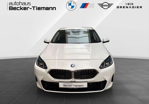 BMW 220, 2025 2