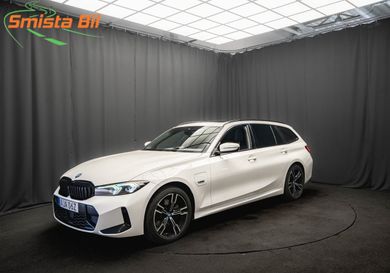 BMW 330, 2023