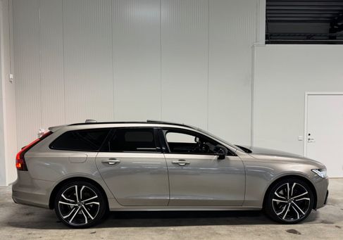 Volvo V90, 2021