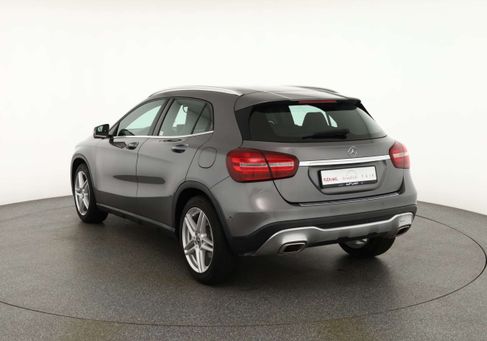Mercedes-Benz GLA 180, 2019