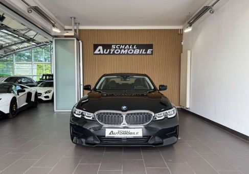 BMW 318, 2021