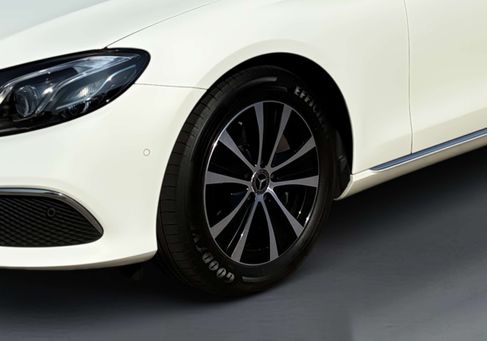 Mercedes-Benz E 300, 2020 3