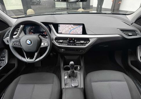 BMW 118, 2023