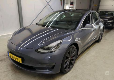 Tesla Model 3, 2019