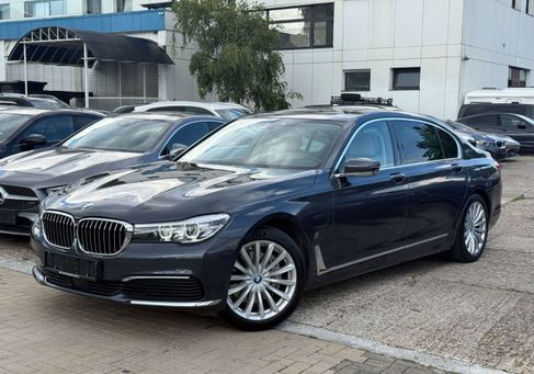 BMW 740, 2018