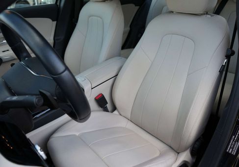Mercedes-Benz A 220, 2020 3